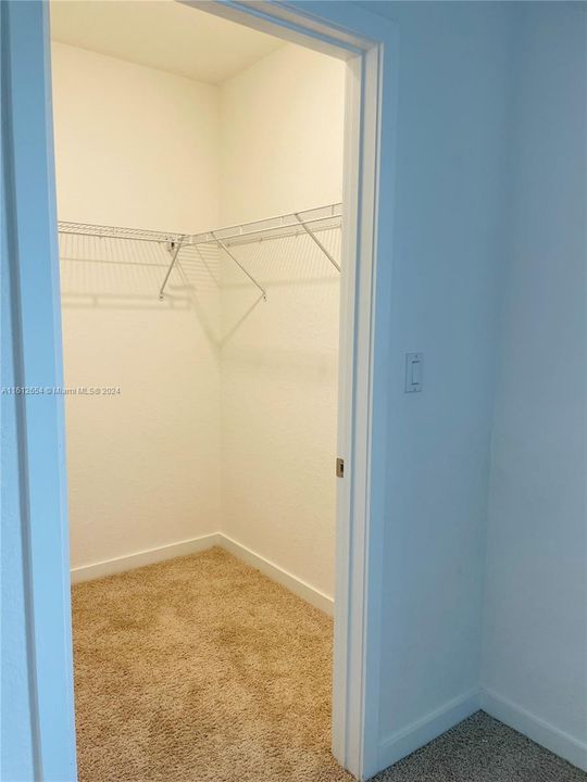 Walking closet 3rd bedroom