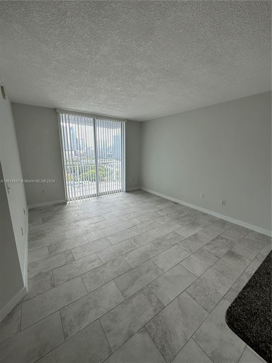 For Rent: $2,575 (1 beds, 1 baths, 749 Square Feet)