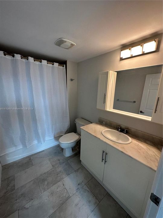 For Rent: $2,575 (1 beds, 1 baths, 749 Square Feet)