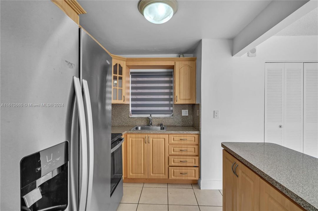 For Sale: $285,000 (2 beds, 2 baths, 1110 Square Feet)