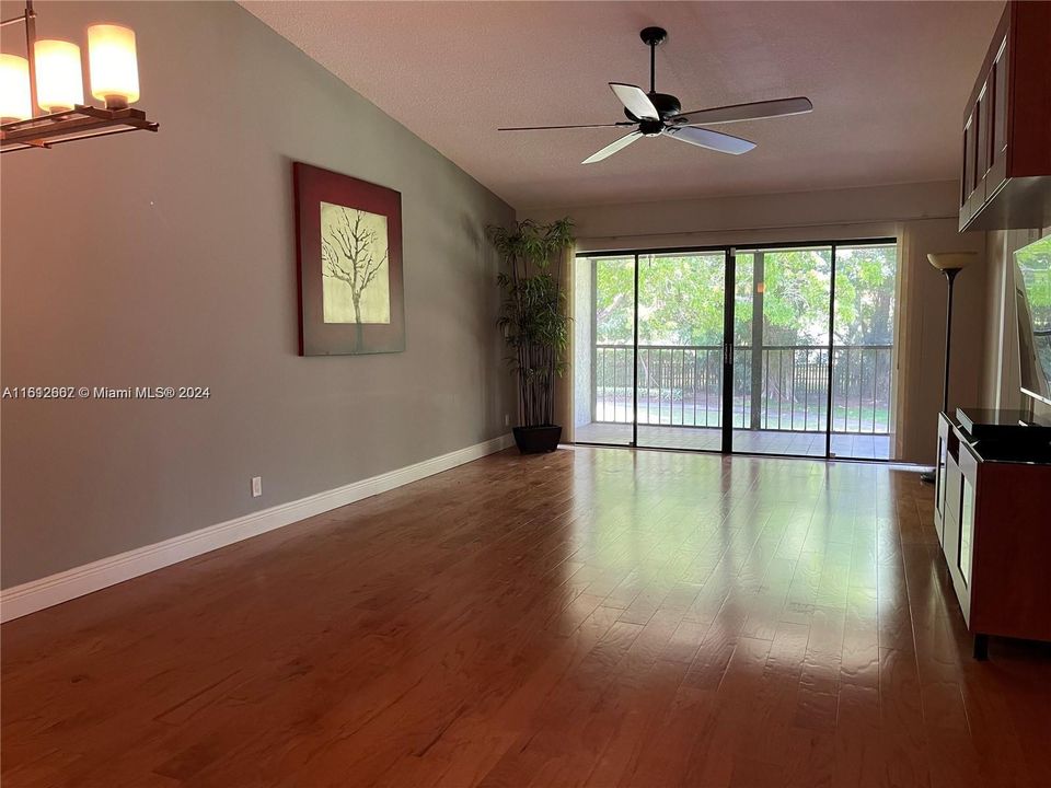 For Rent: $3,700 (3 beds, 2 baths, 1597 Square Feet)