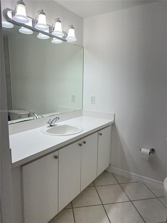 For Rent: $3,100 (2 beds, 2 baths, 828 Square Feet)