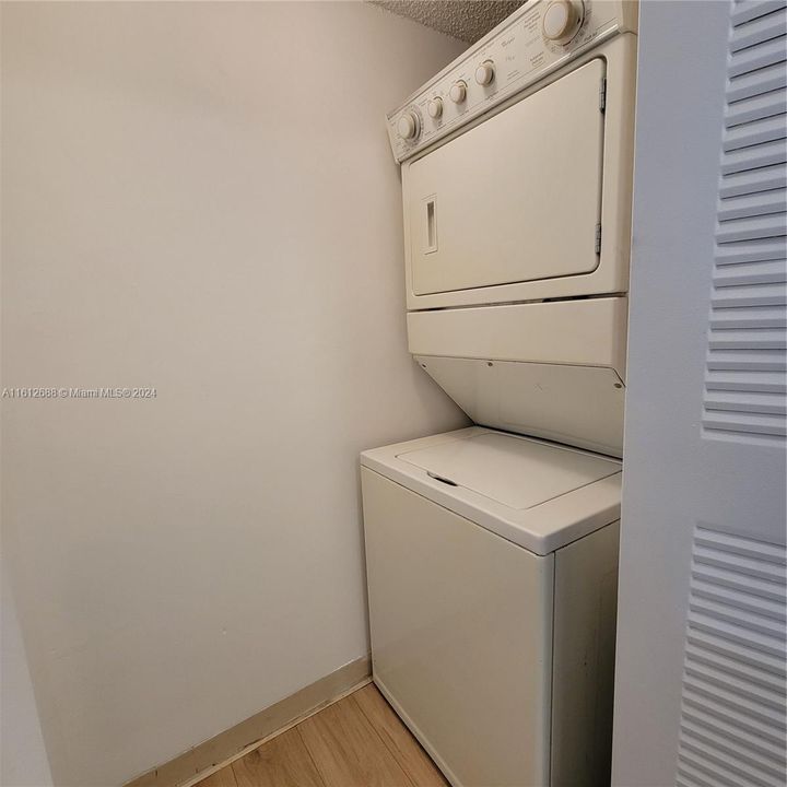 For Rent: $1,850 (1 beds, 1 baths, 650 Square Feet)