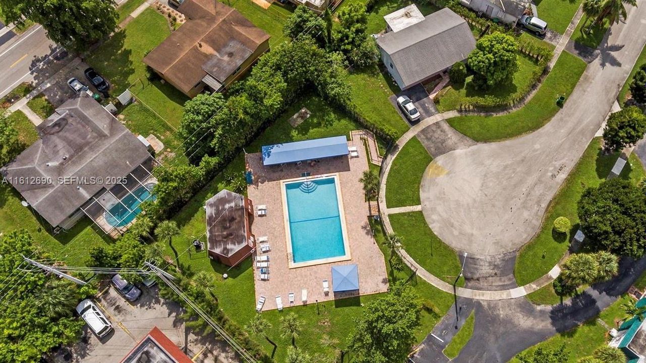 For Sale: $60,000 (1 beds, 1 baths, 928 Square Feet)