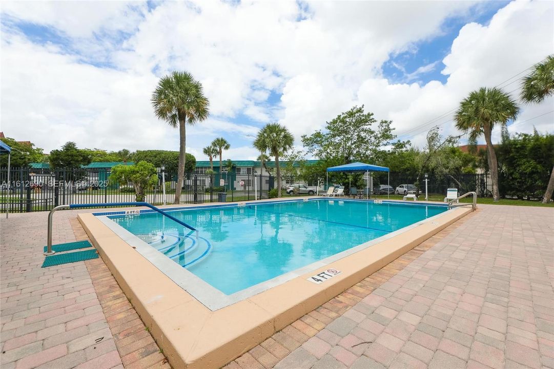 For Sale: $60,000 (1 beds, 1 baths, 928 Square Feet)