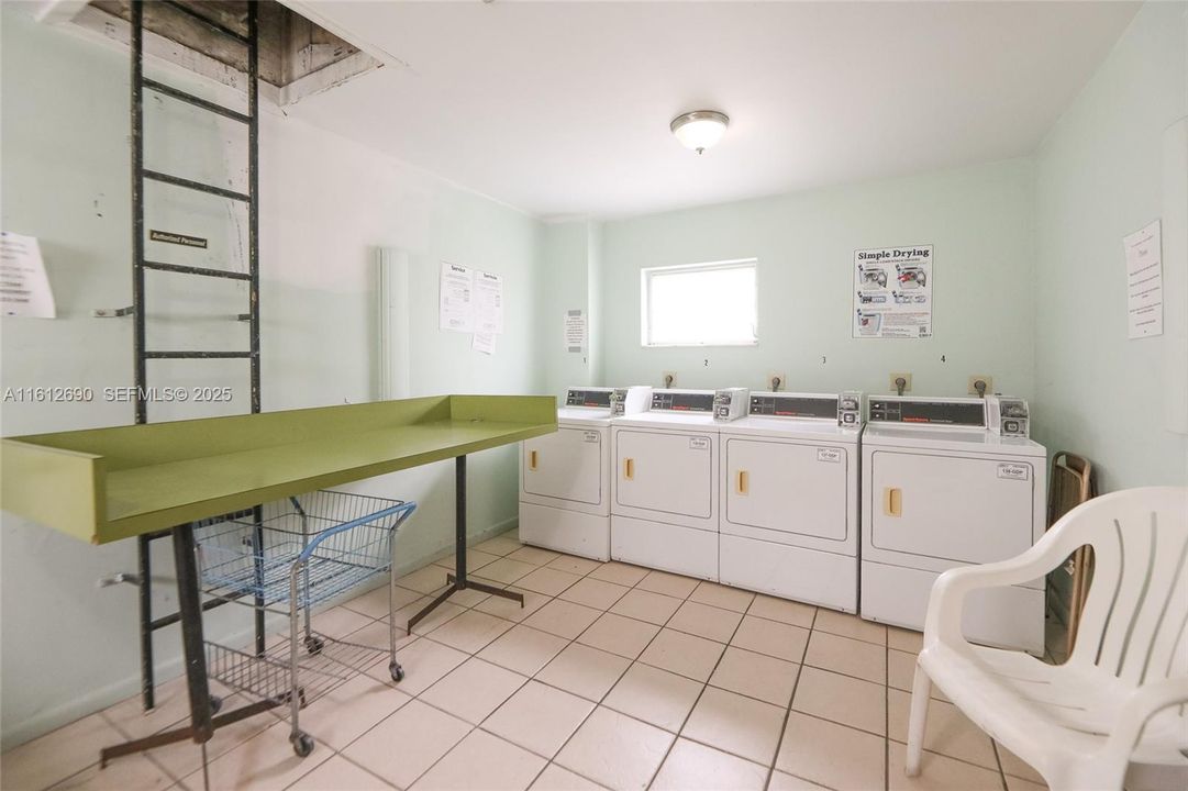 For Sale: $60,000 (1 beds, 1 baths, 928 Square Feet)