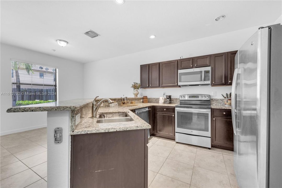 For Sale: $447,000 (3 beds, 2 baths, 1680 Square Feet)