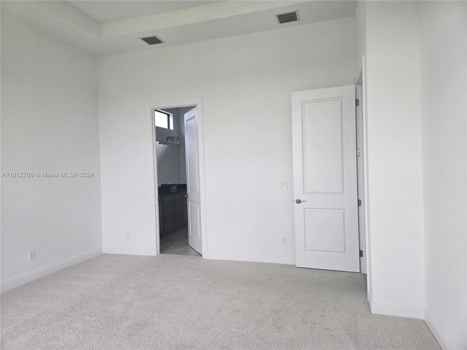 For Rent: $5,200 (3 beds, 3 baths, 0 Square Feet)