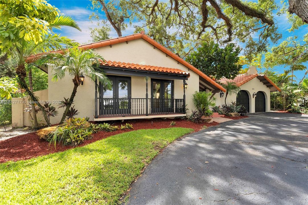 For Sale: $1,400,000 (4 beds, 3 baths, 3280 Square Feet)