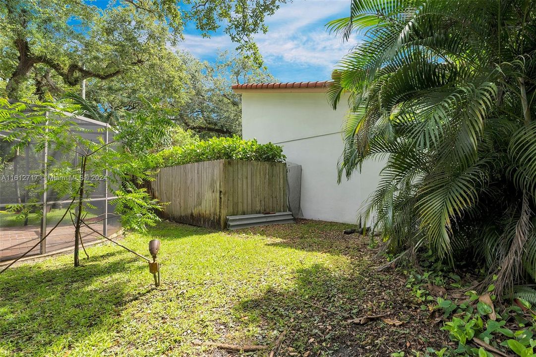 For Sale: $1,400,000 (4 beds, 3 baths, 3280 Square Feet)