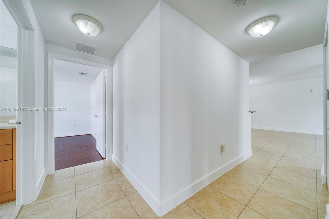 For Sale: $764,900 (2 beds, 2 baths, 1489 Square Feet)