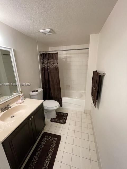 For Rent: $2,090 (3 beds, 2 baths, 999 Square Feet)