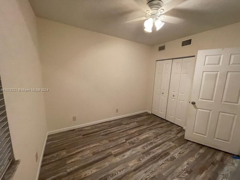 For Rent: $2,090 (3 beds, 2 baths, 999 Square Feet)