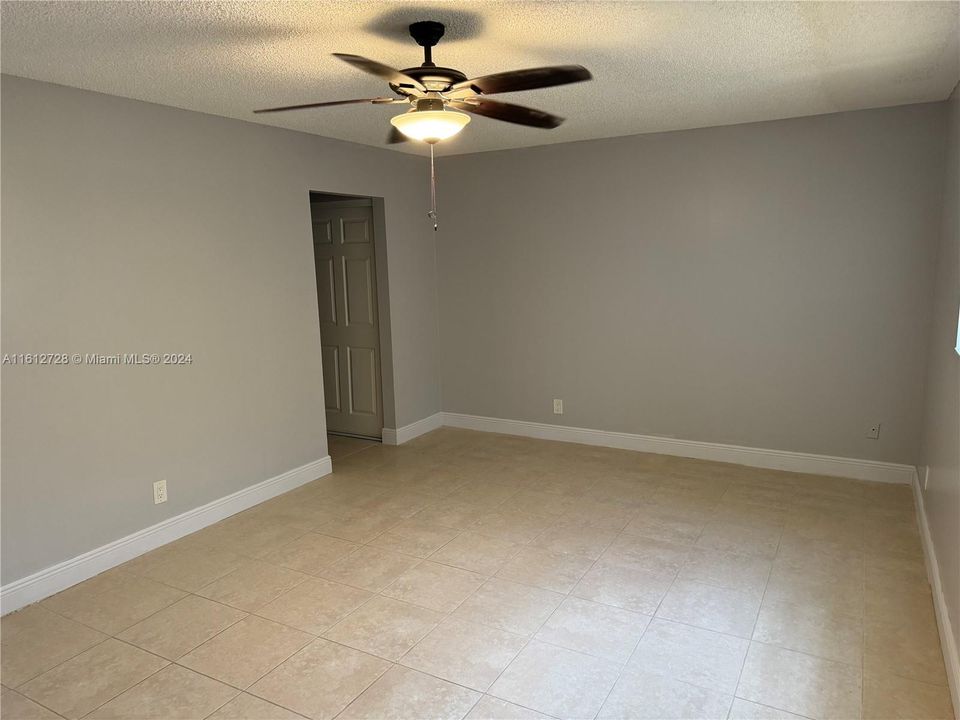 For Rent: $2,750 (3 beds, 2 baths, 1321 Square Feet)