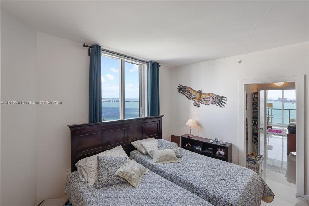 For Sale: $845,000 (2 beds, 2 baths, 1400 Square Feet)