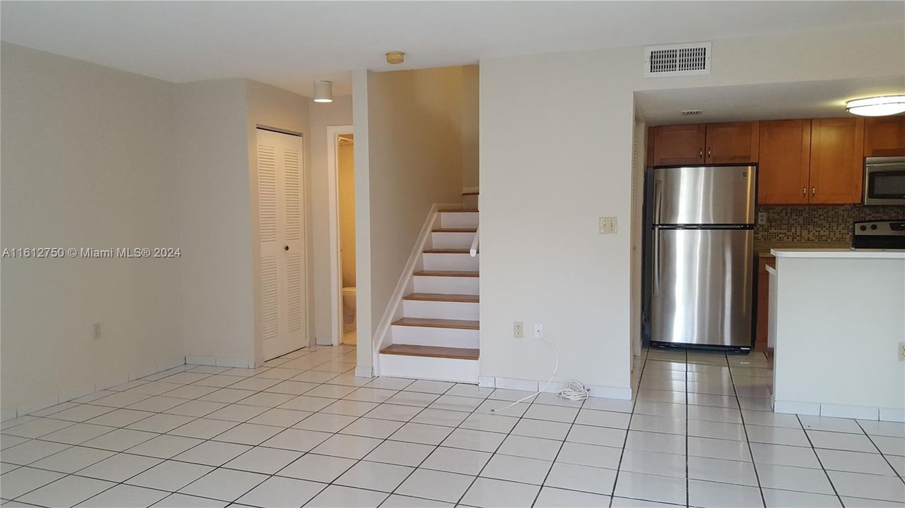 For Rent: $2,995 (2 beds, 2 baths, 1000 Square Feet)