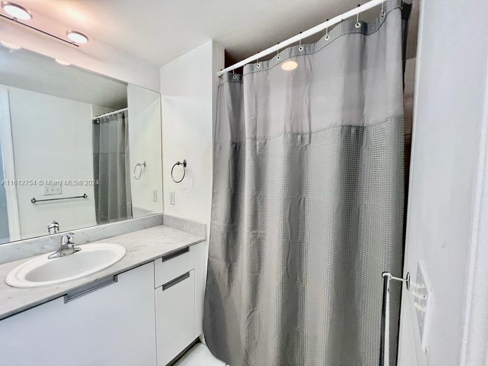 For Sale: $390,000 (2 beds, 2 baths, 1274 Square Feet)