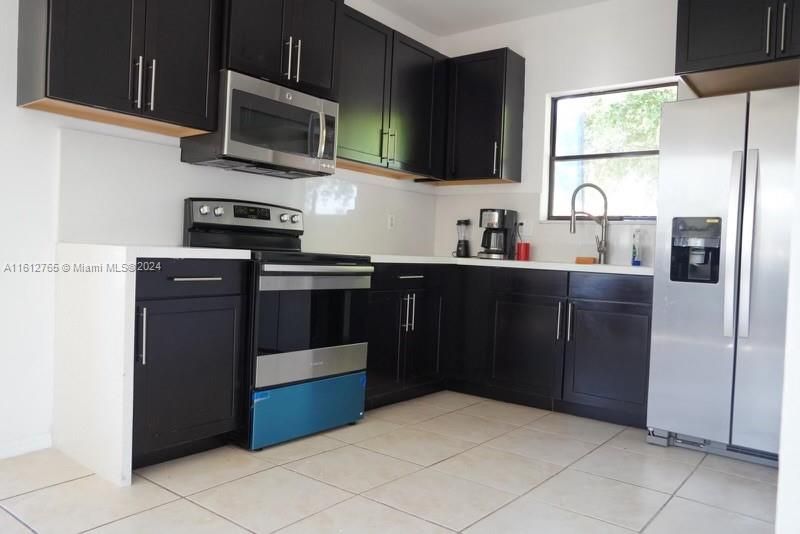 For Sale: $465,000 (3 beds, 1 baths, 1184 Square Feet)