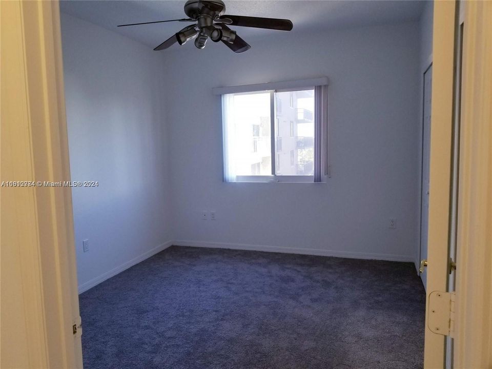 For Sale: $317,000 (1 beds, 1 baths, 626 Square Feet)