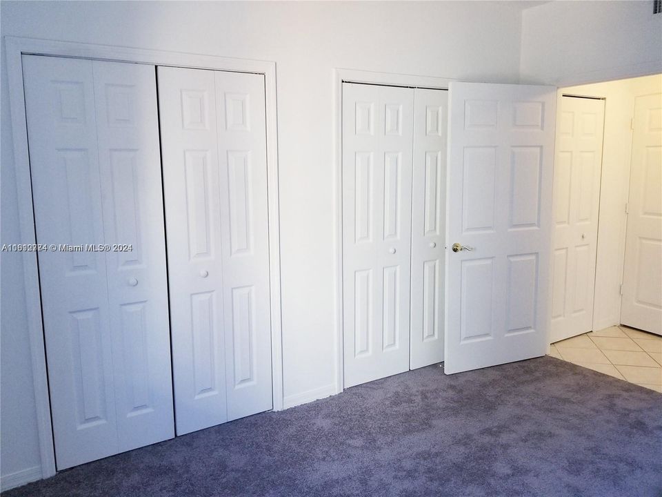 For Sale: $317,000 (1 beds, 1 baths, 626 Square Feet)