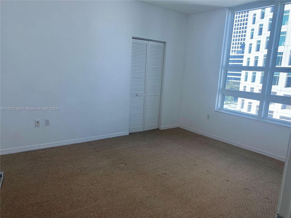 For Rent: $2,850 (1 beds, 1 baths, 692 Square Feet)