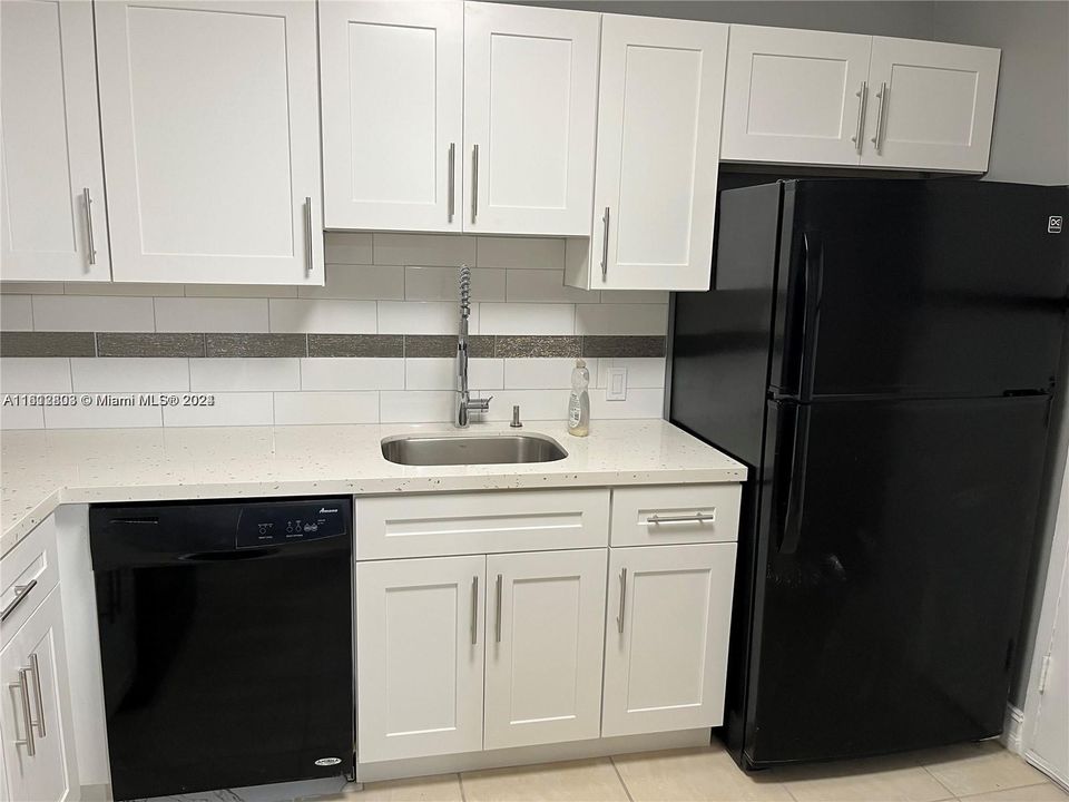 For Rent: $2,100 (2 beds, 2 baths, 1220 Square Feet)