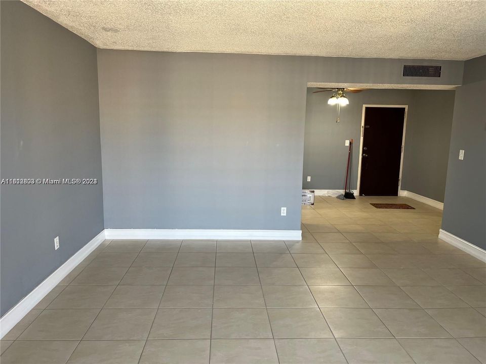 For Rent: $2,100 (2 beds, 2 baths, 1220 Square Feet)