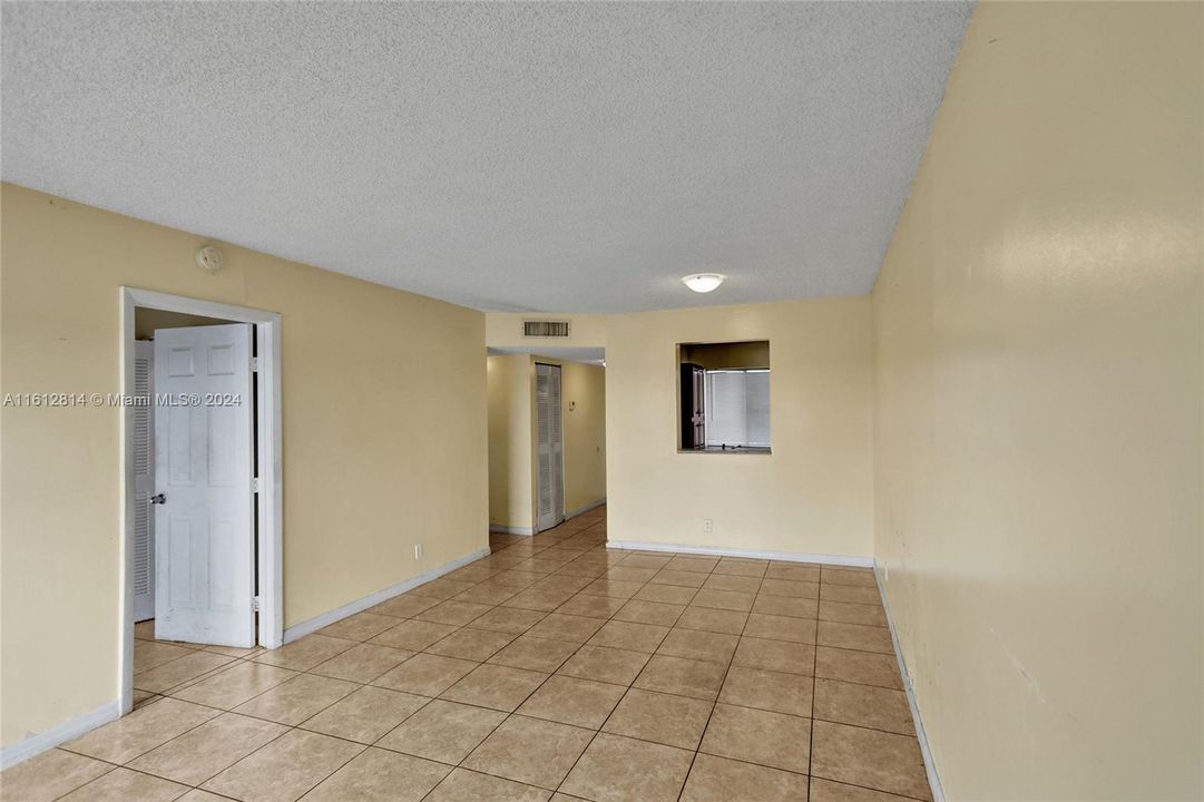 For Rent: $1,950 (2 beds, 2 baths, 832 Square Feet)