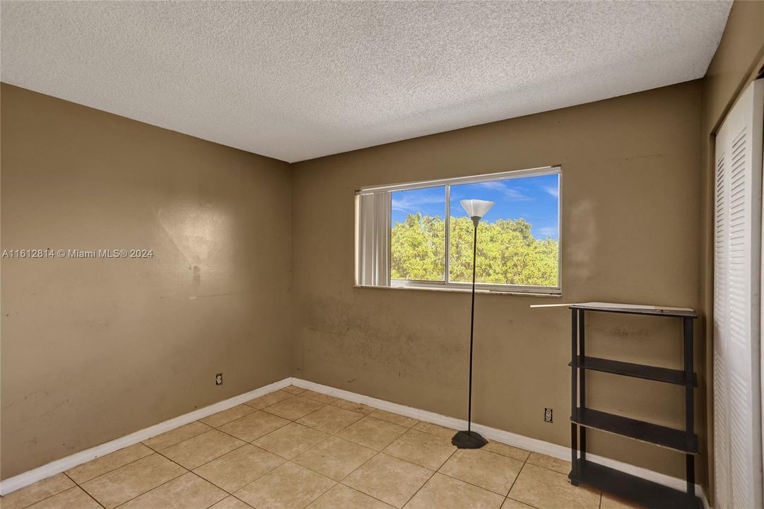 For Rent: $1,950 (2 beds, 2 baths, 832 Square Feet)