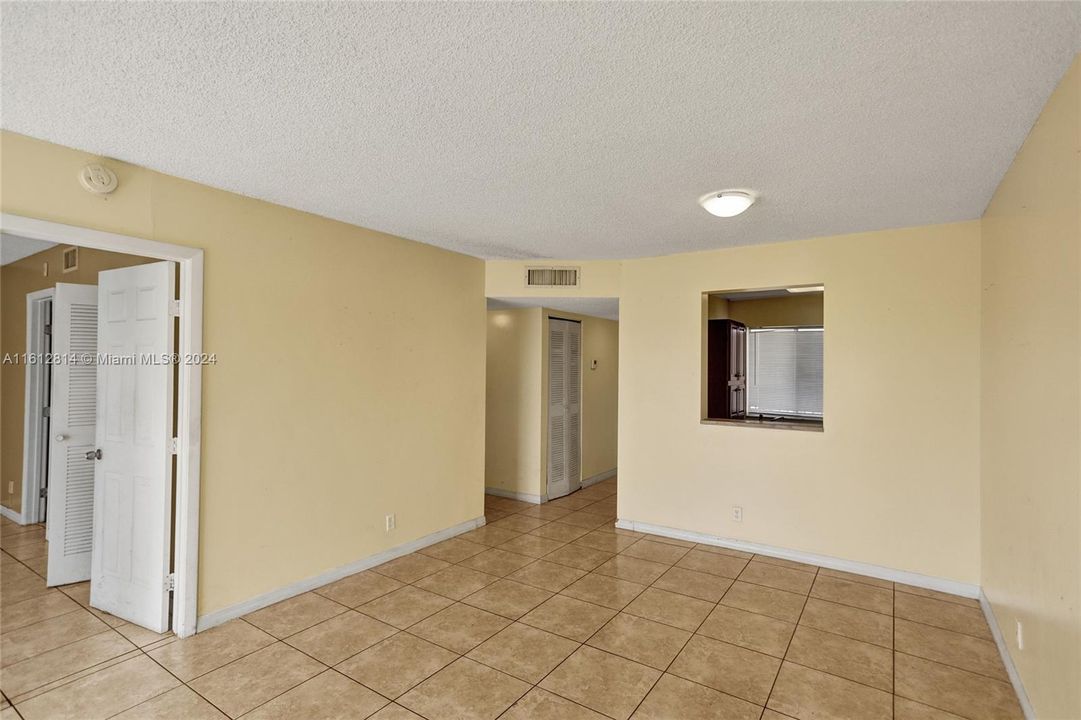 For Rent: $1,950 (2 beds, 2 baths, 832 Square Feet)