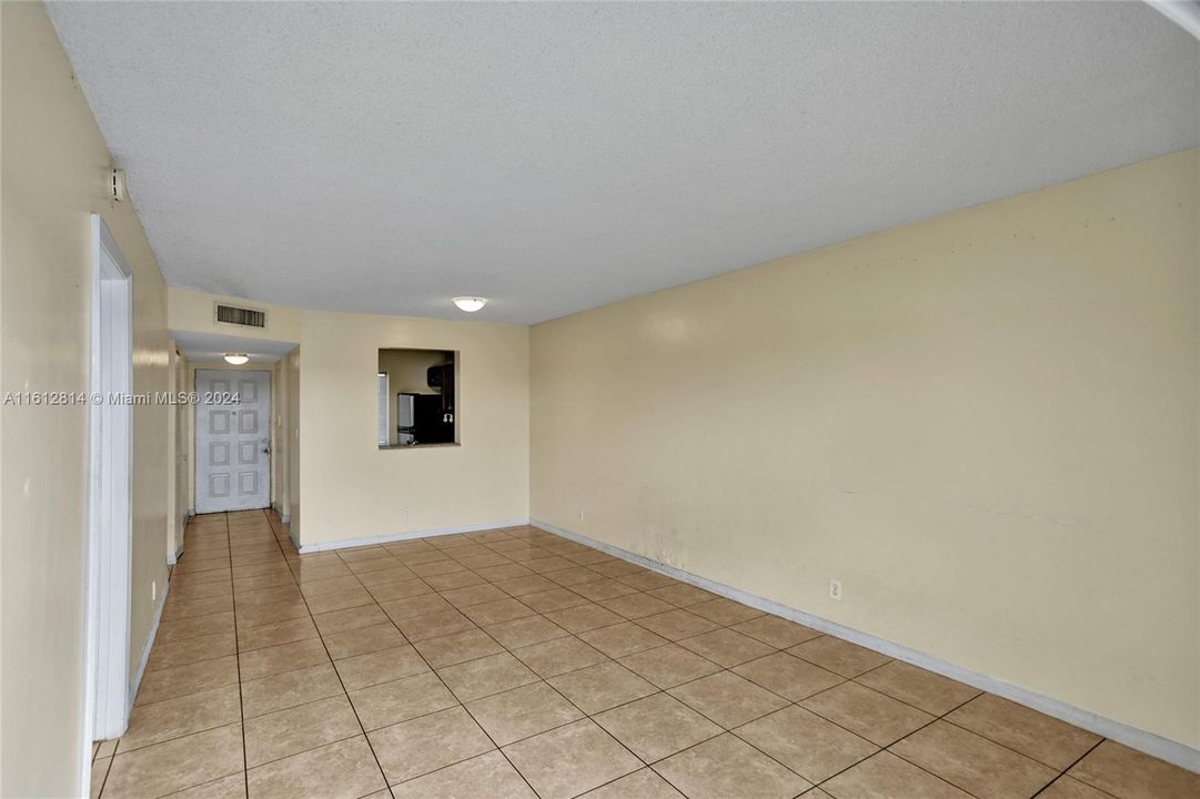 For Rent: $1,950 (2 beds, 2 baths, 832 Square Feet)