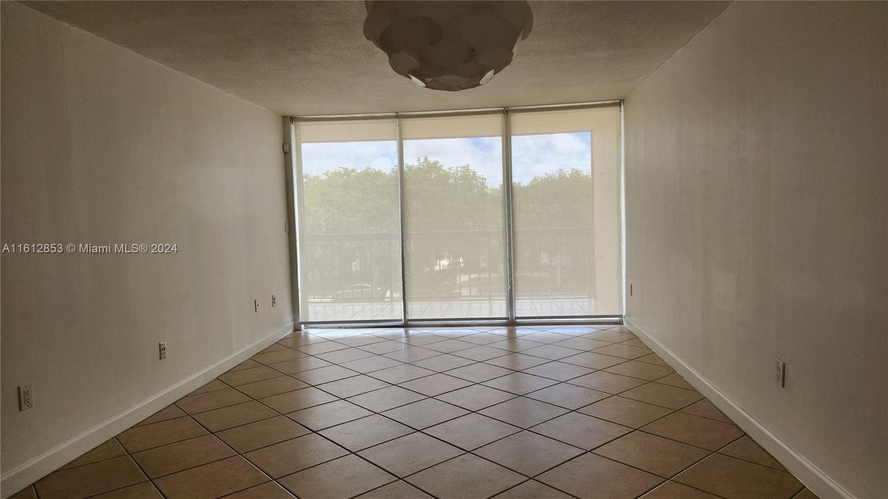 For Rent: $2,500 (2 beds, 2 baths, 936 Square Feet)