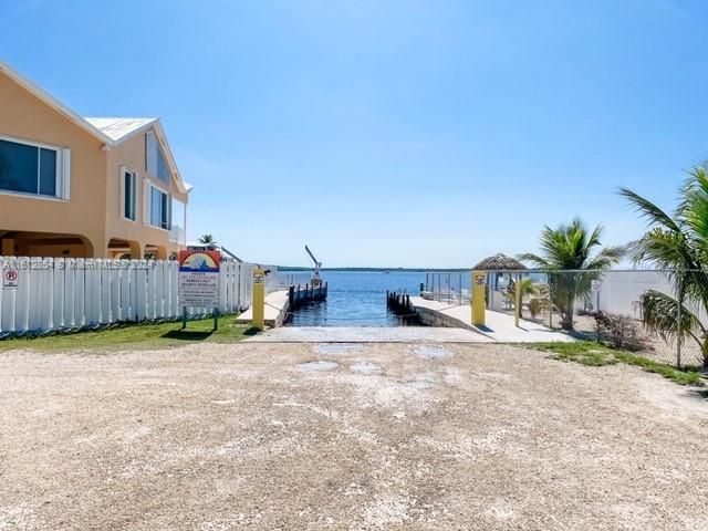 For Sale: $750,000 (3 beds, 2 baths, 1848 Square Feet)