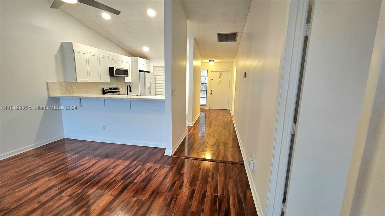 For Rent: $2,800 (2 beds, 2 baths, 1046 Square Feet)