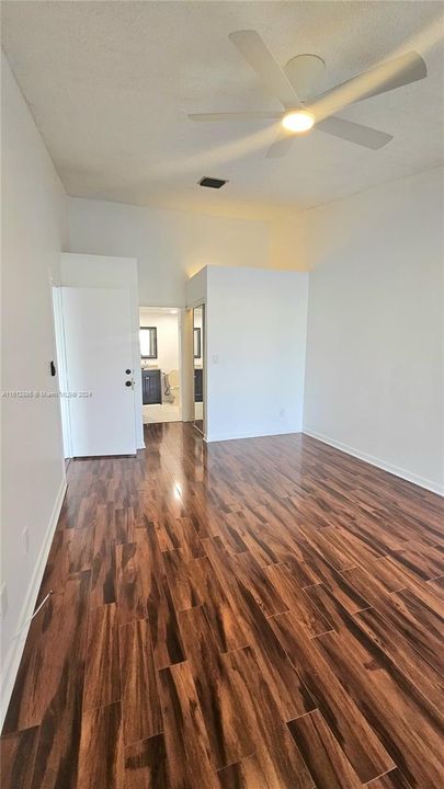 Recently Rented: $2,800 (2 beds, 2 baths, 1046 Square Feet)