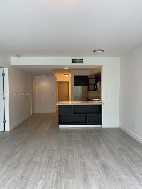 For Rent: $4,200 (2 beds, 2 baths, 1051 Square Feet)