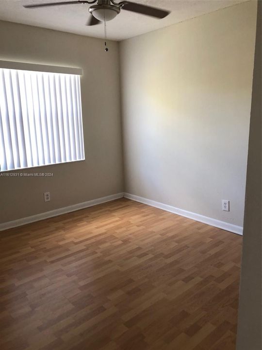 For Rent: $2,100 (2 beds, 1 baths, 800 Square Feet)