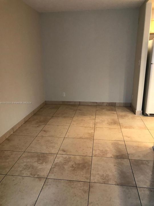 For Rent: $2,100 (2 beds, 1 baths, 800 Square Feet)