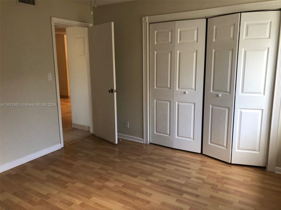 For Rent: $2,100 (2 beds, 1 baths, 800 Square Feet)