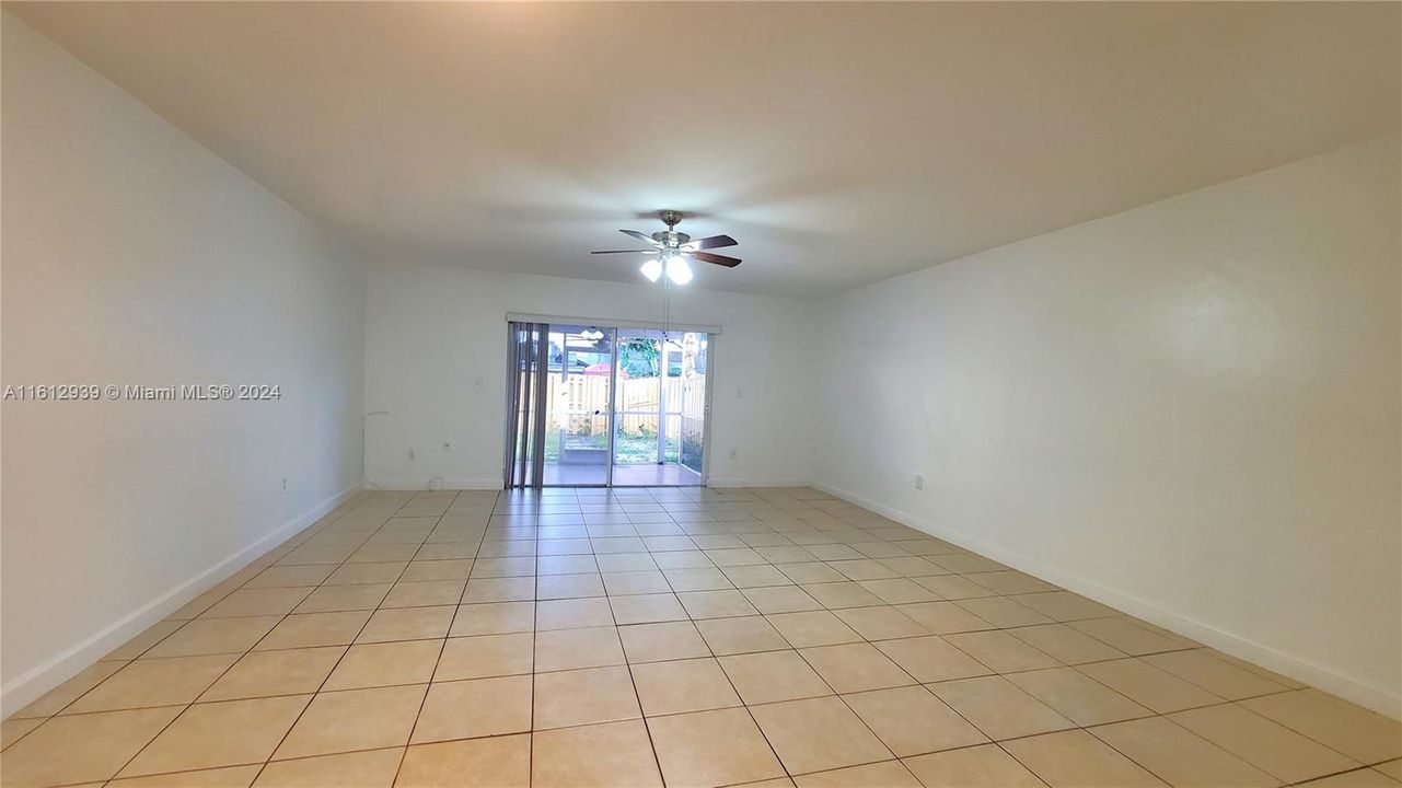 For Rent: $2,850 (2 beds, 3 baths, 1408 Square Feet)