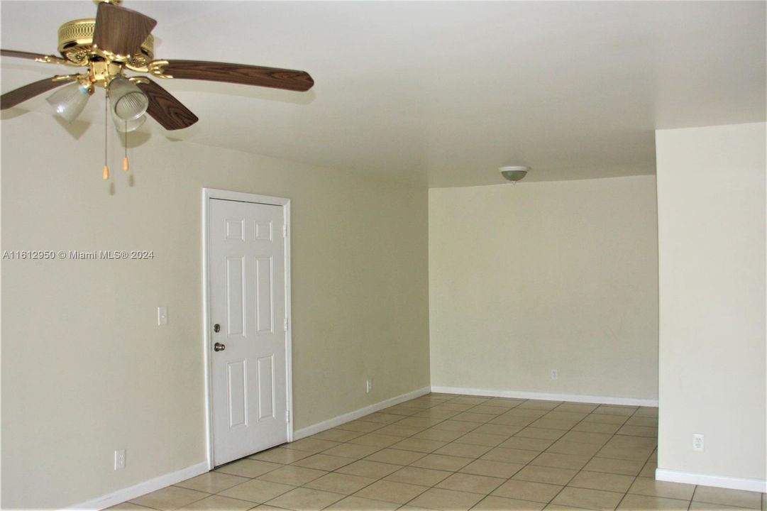 For Rent: $1,900 (2 beds, 2 baths, 1070 Square Feet)