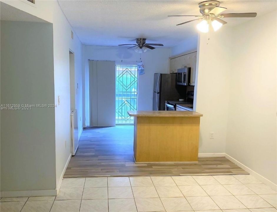 For Rent: $2,250 (2 beds, 2 baths, 812 Square Feet)