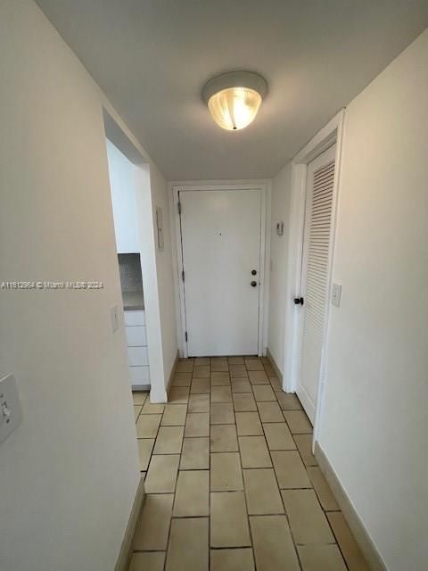 For Rent: $1,650 (1 beds, 1 baths, 775 Square Feet)