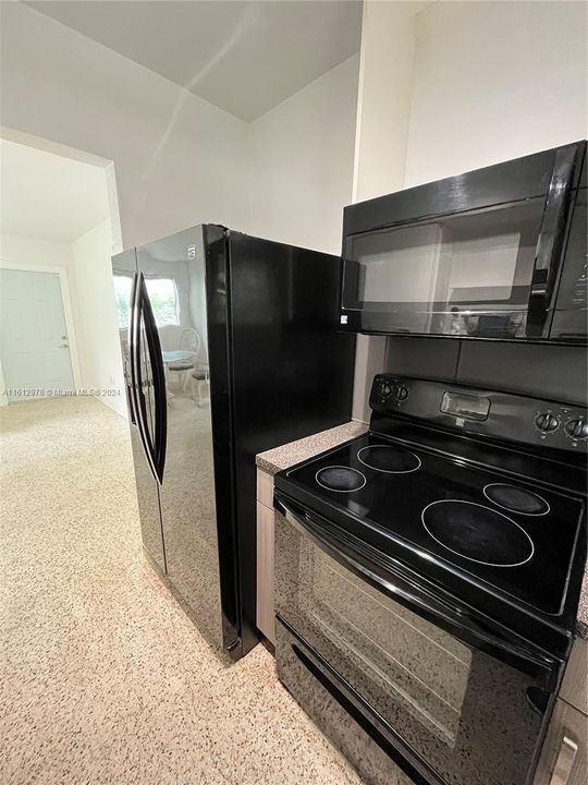 Recently Rented: $2,050 (2 beds, 2 baths, 1200 Square Feet)