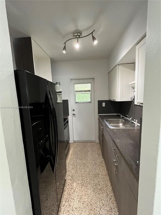 Recently Rented: $2,050 (2 beds, 2 baths, 1200 Square Feet)