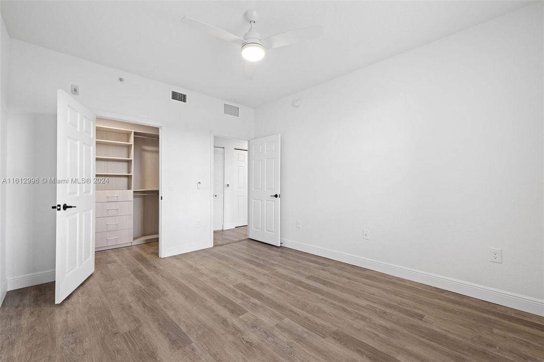 Active With Contract: $3,151 (3 beds, 2 baths, 1411 Square Feet)