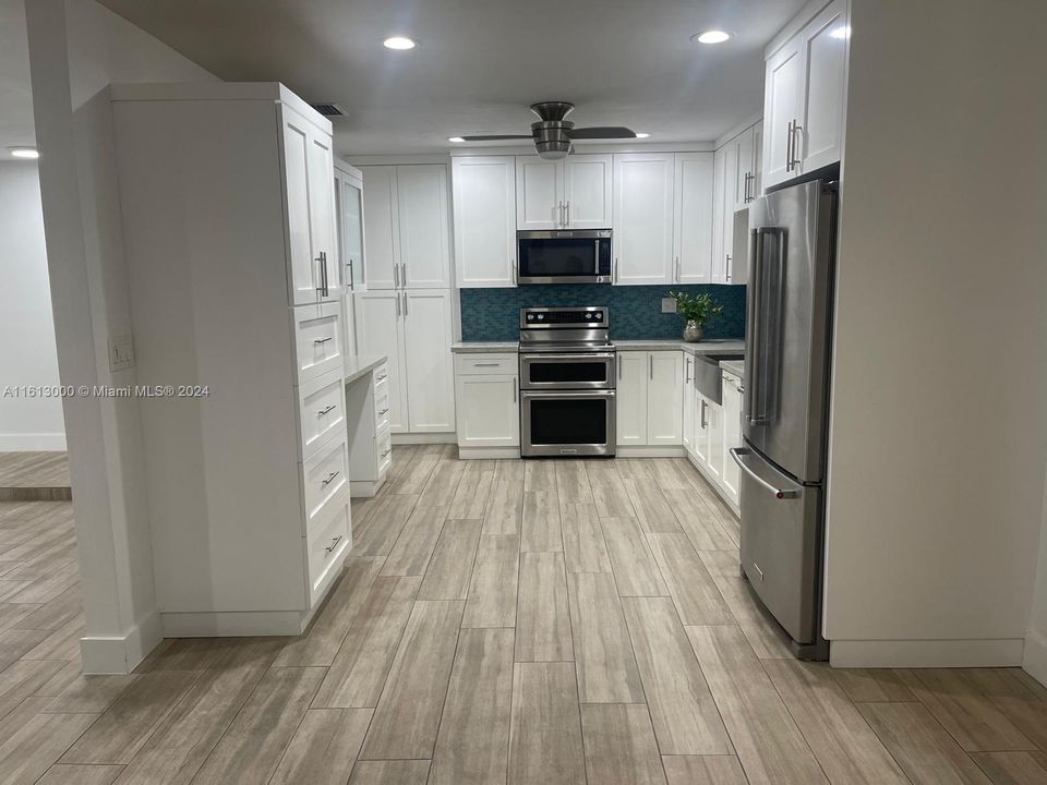 Recently Rented: $4,277 (3 beds, 2 baths, 1764 Square Feet)