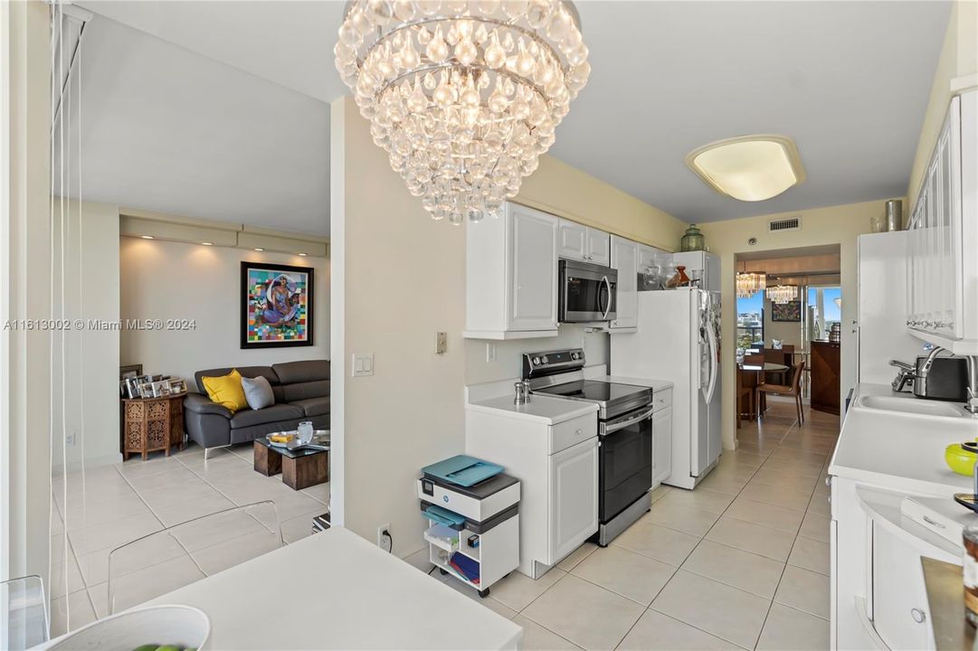 For Sale: $615,000 (2 beds, 2 baths, 1530 Square Feet)