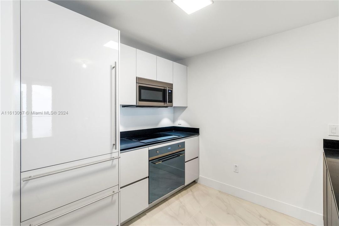 For Rent: $6,900 (2 beds, 3 baths, 1314 Square Feet)