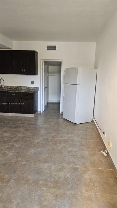 For Rent: $1,500 (1 beds, 1 baths, 320 Square Feet)